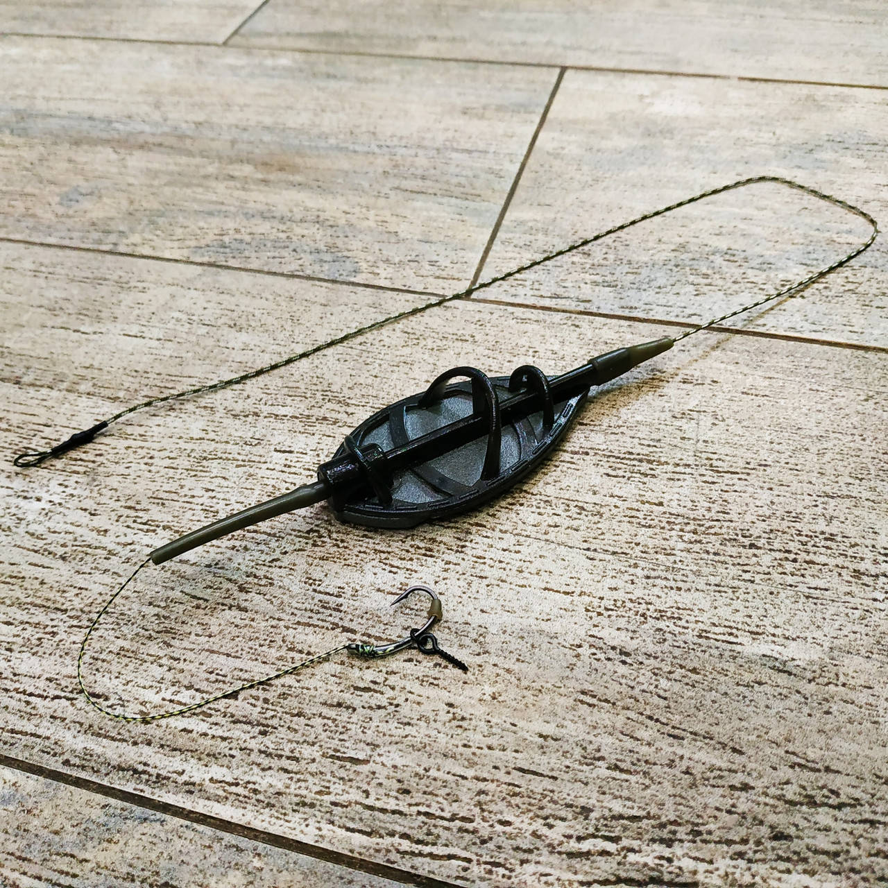 

Карповый монтаж CARP EXPERT на винте "Pop-Ups" Метод "Flat Feeder XL", вес 70 грамм