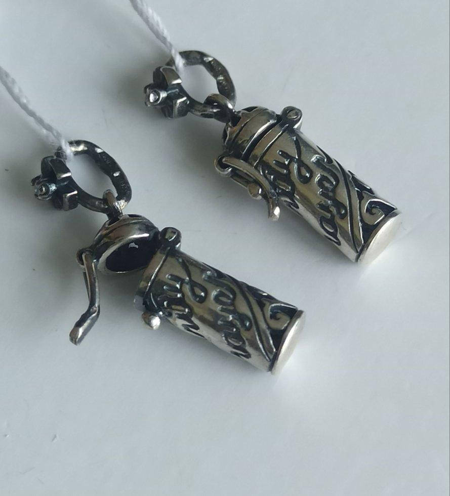 

Серебряная кулон открывающийся