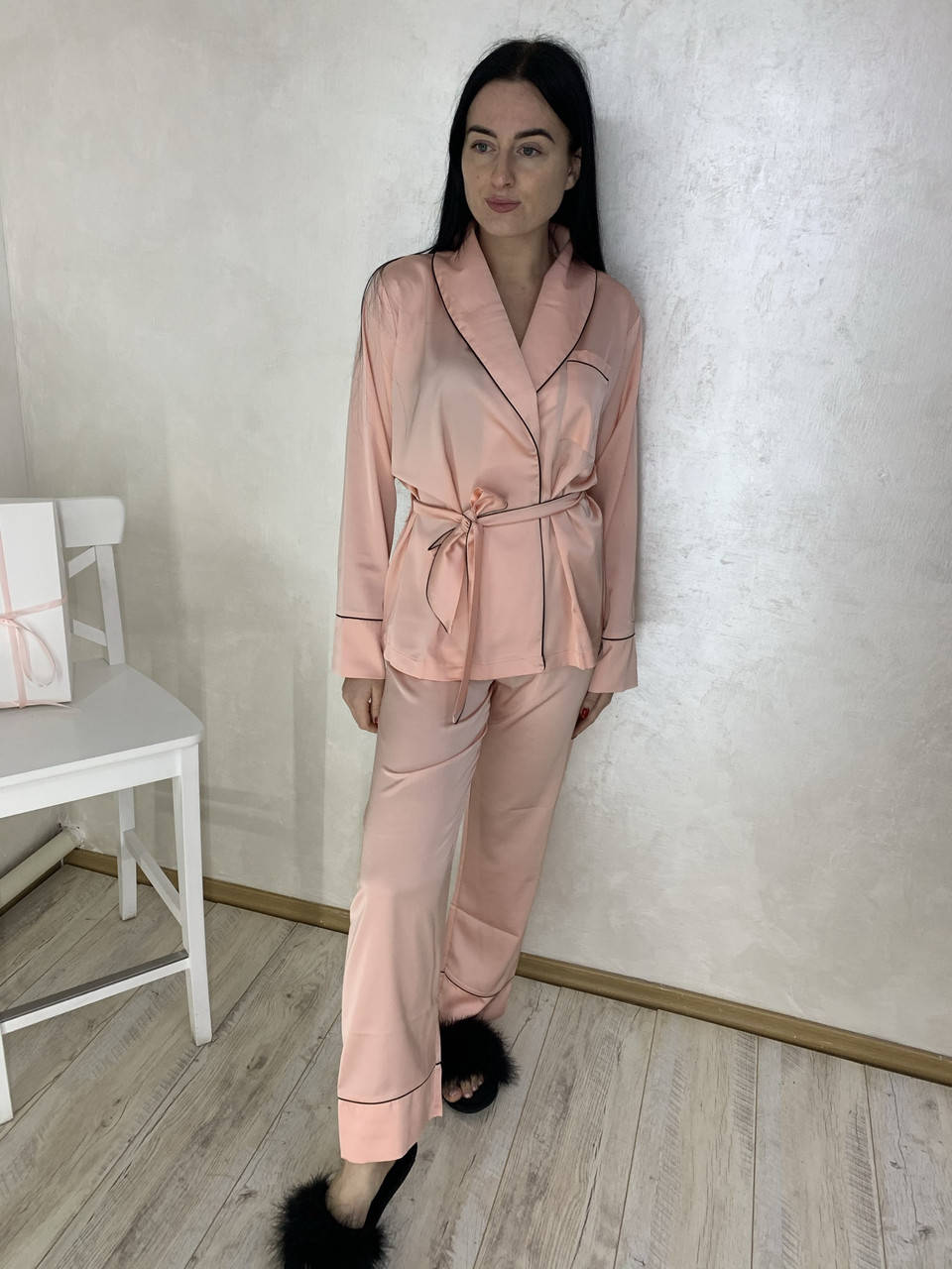 

Шелковая женская пижама со штанами жакетом и поясом костюм для дома Пудра