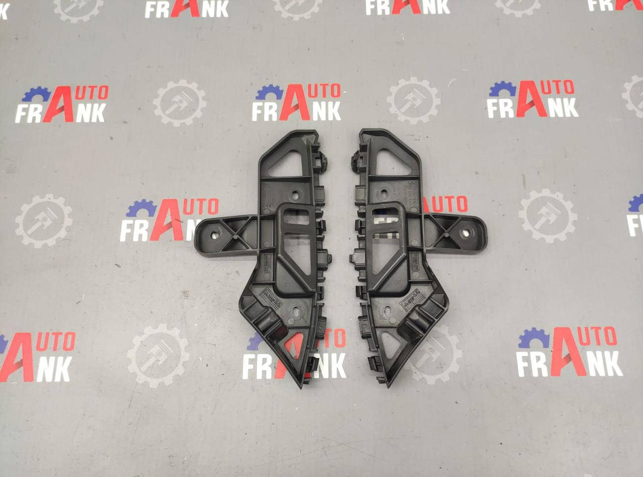 

Кронштейн переднего бампера левый 1T0807183C Volkswagen Touran (1T3)