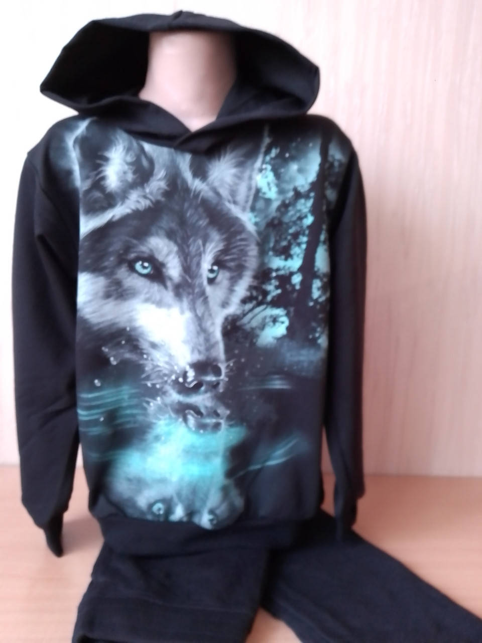 

Спортивный костюм с капюшоном для подростка Волк отражение на 7, 8, 9, 10 лет