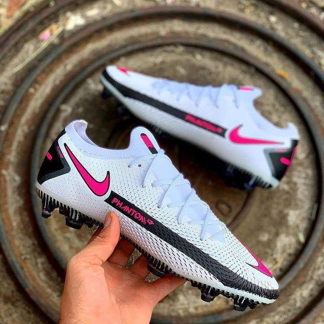 

Бутсы Nike Phantom GT Pro FG/ бутсы найк фантом/футбольная обувь, Белый