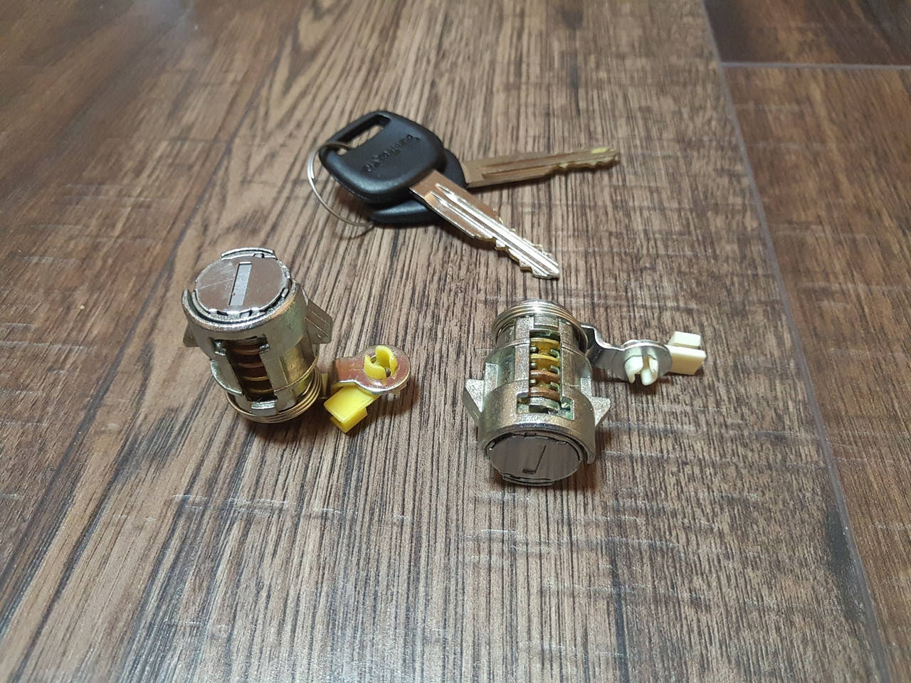 

Личинки (сердцевины) замок дверей Toyota Carina 2 T17 (12.1987 - 06.1992)