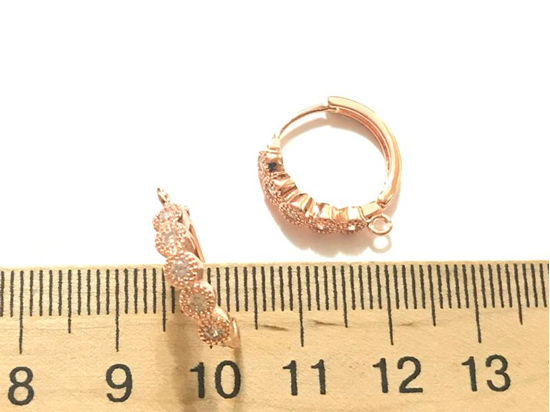 

Швенза с фианитами цвет золото (гипоаллергенный сплав)