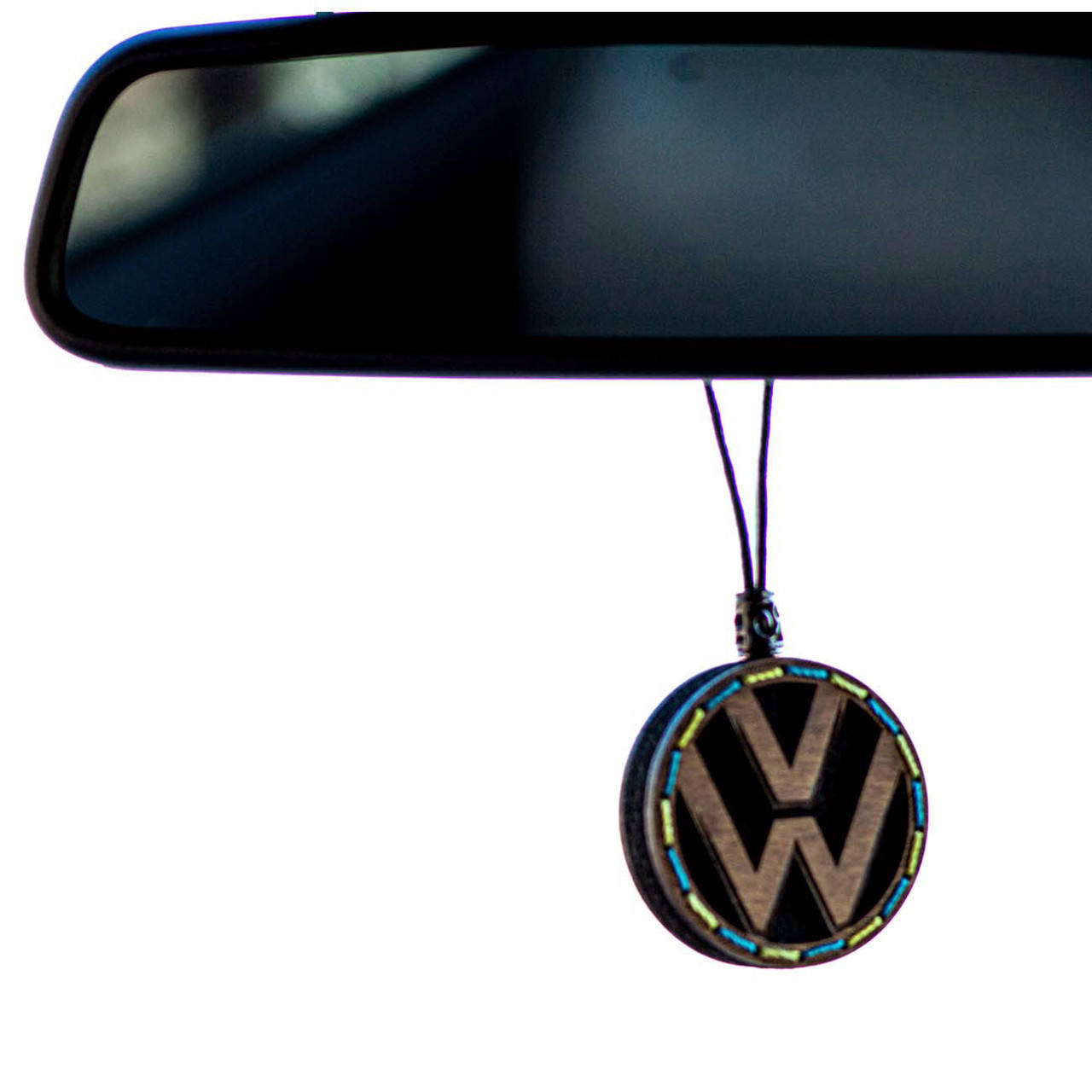 

Ароматизатор деревянный в машину Volkswagen ручной работы, 6 см. Виноград
