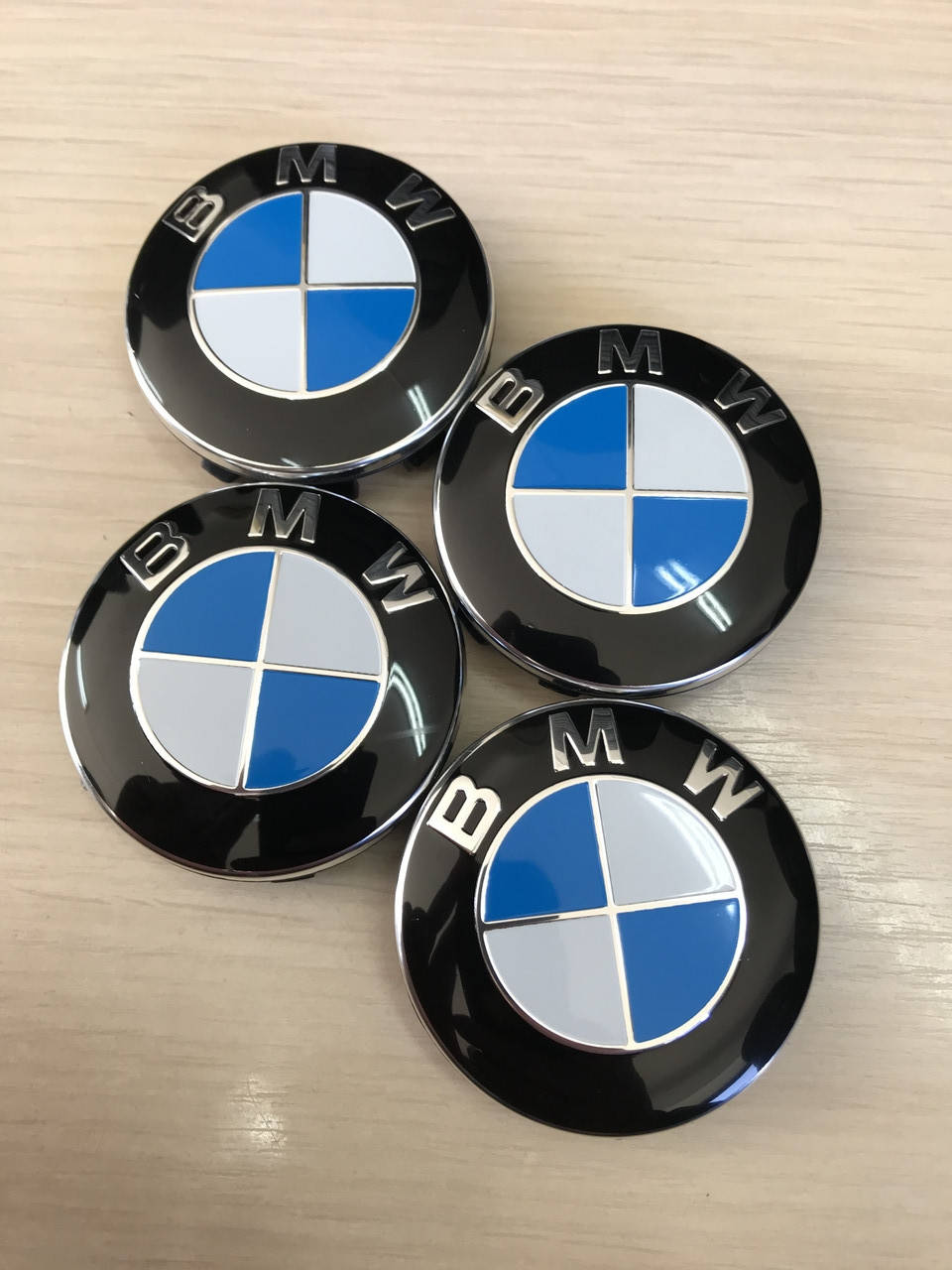 

Колпачки заглушки на диски BMW/БМВ 56/53/11мм. 6861092 01 Бело-синие