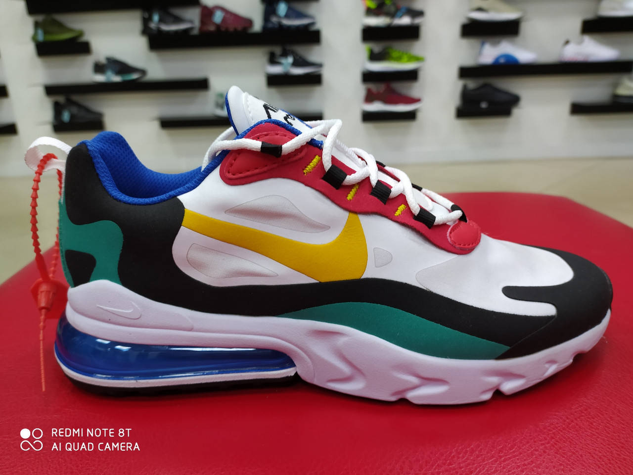 

Кросівки чоловічі Nike Air Max 270 React