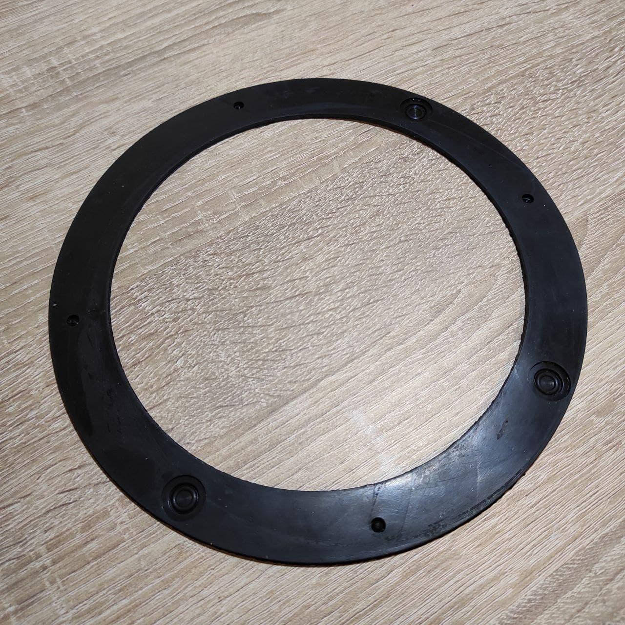 

Прокладка фары (уплотнитель, резинка) Волга, ГАЗ 2410, ГАЗ-53, УАЗ 452(3303) (пр-во ЯзРТИ)