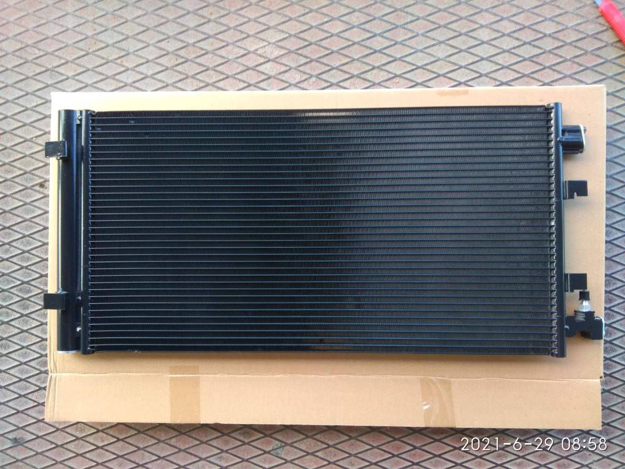 

Радиатор кондиционера Renault Megane3 Scenic3 08-> 690*347