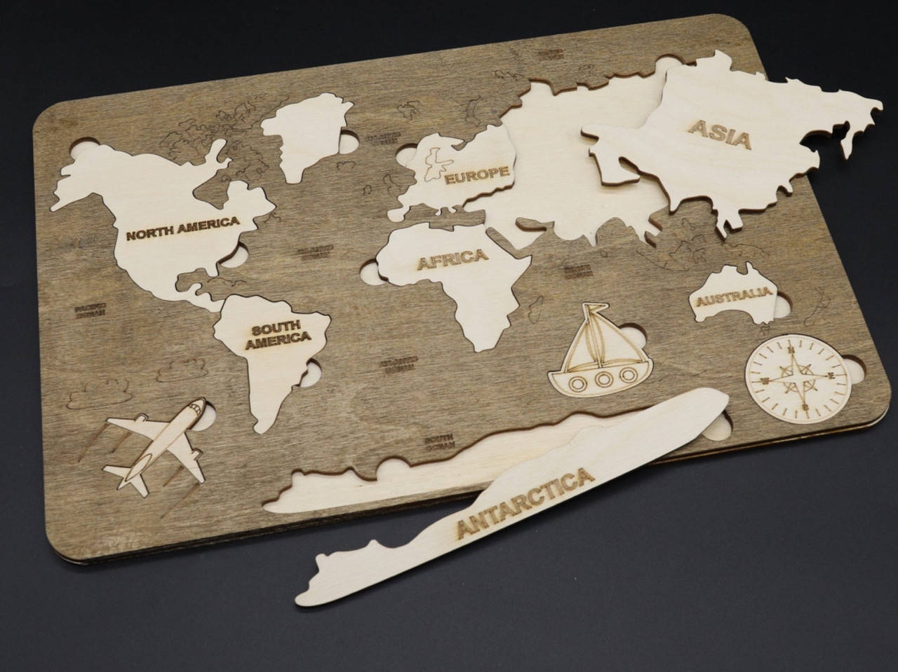 

Деревянная карта мира. 37х25мм