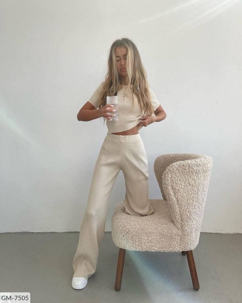 

Молодежный костюм женский брючный прогулочный спортивный топ с коротким рукавом и широкие штаны клеш в рубчик, Черный