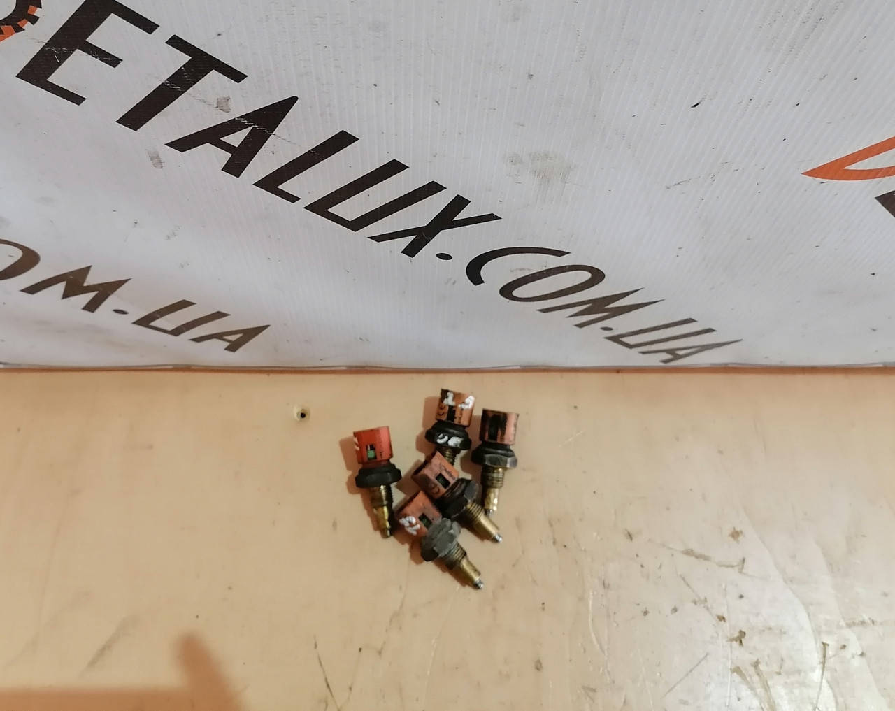 

Датчик заднего хода, 7700422630 на Opel Vivaro, Renault Trafic, Nissan Primastar, Рено Трафик, Опель Виваро,