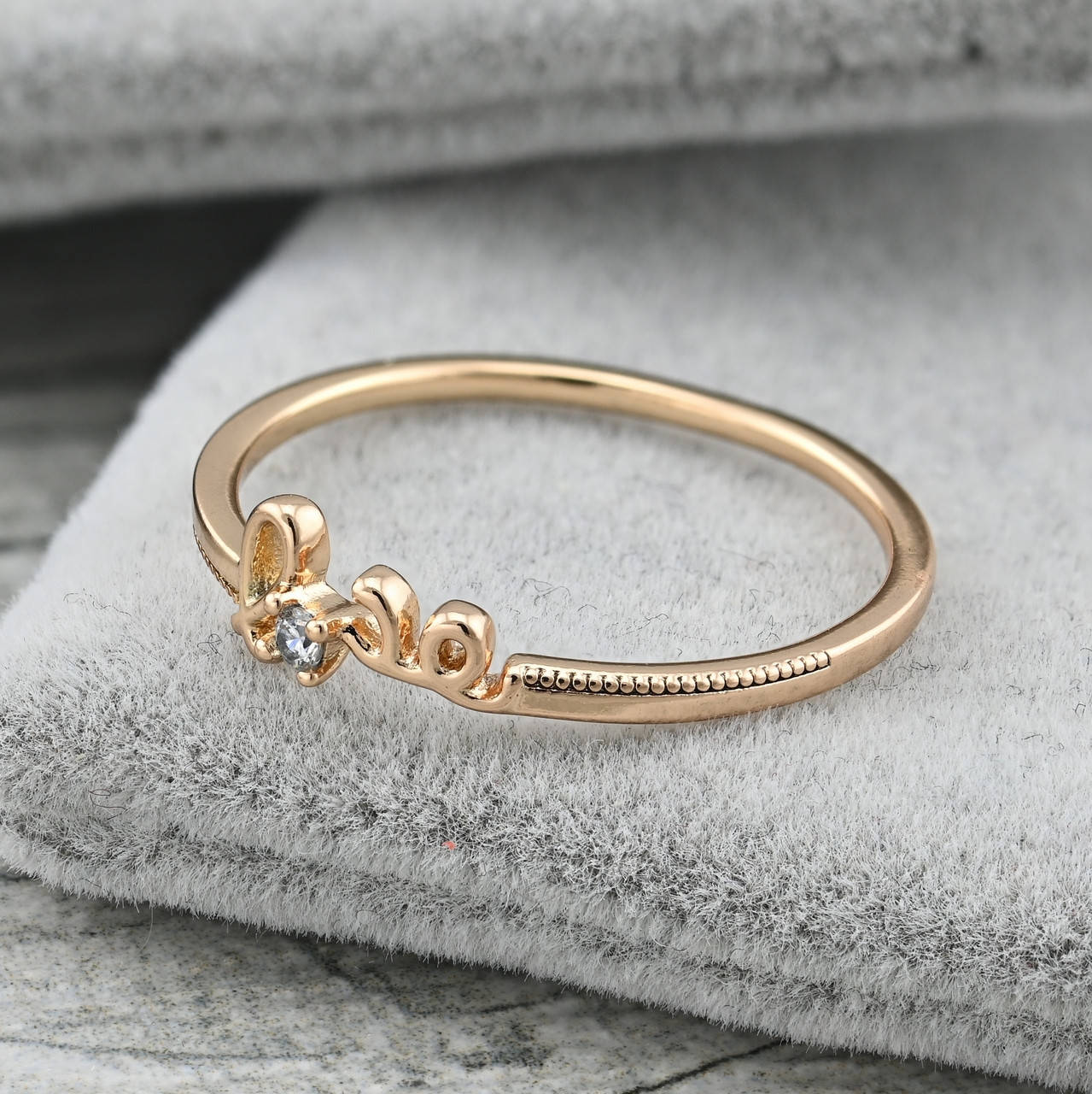 

Кольцо 35856 ширина 5 мм белые фианиты позолота 18К размер 18