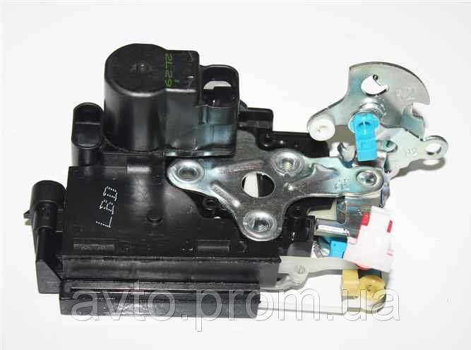 

Замок двери передней левой SsangYong Rexton 7121008032