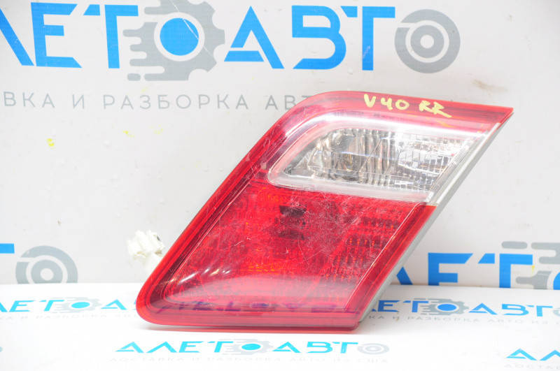 

Фонарь внутренний (крышка багажника) правый Toyota Camry v40 81580-06120 Тойота Камри 2007-2011