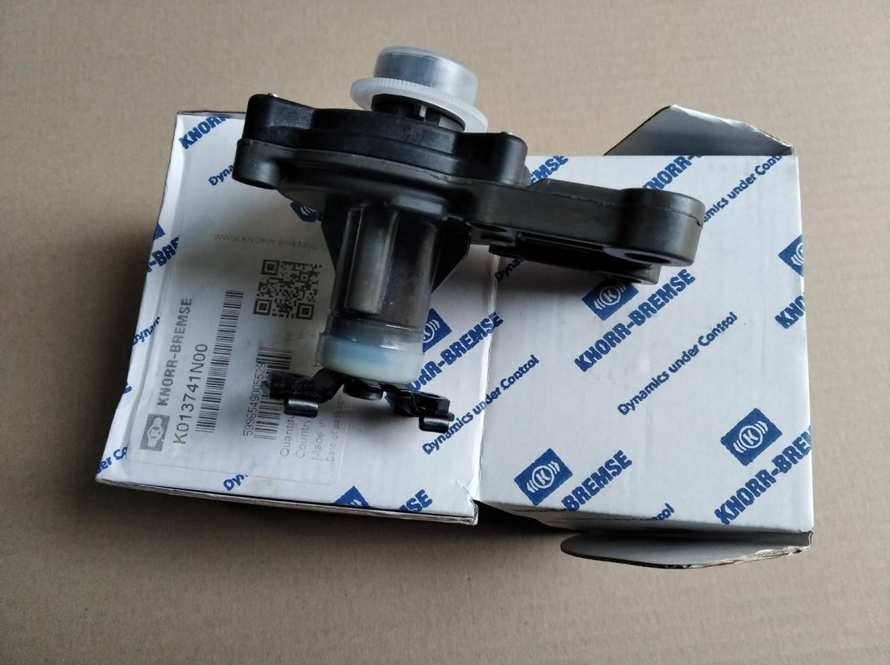 

Датчик уровня пола VOLVO FH/FM, RVI PREMIUM