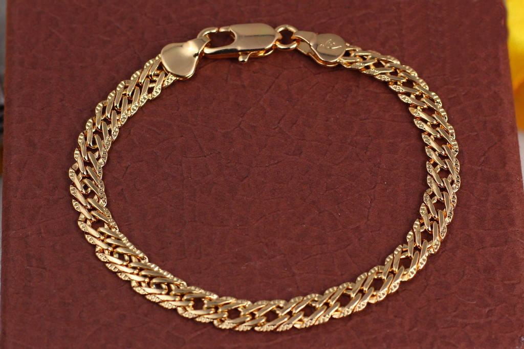 

Браслет Xuping Jewelry ромб с огранкой 23 см 5 мм золотистый