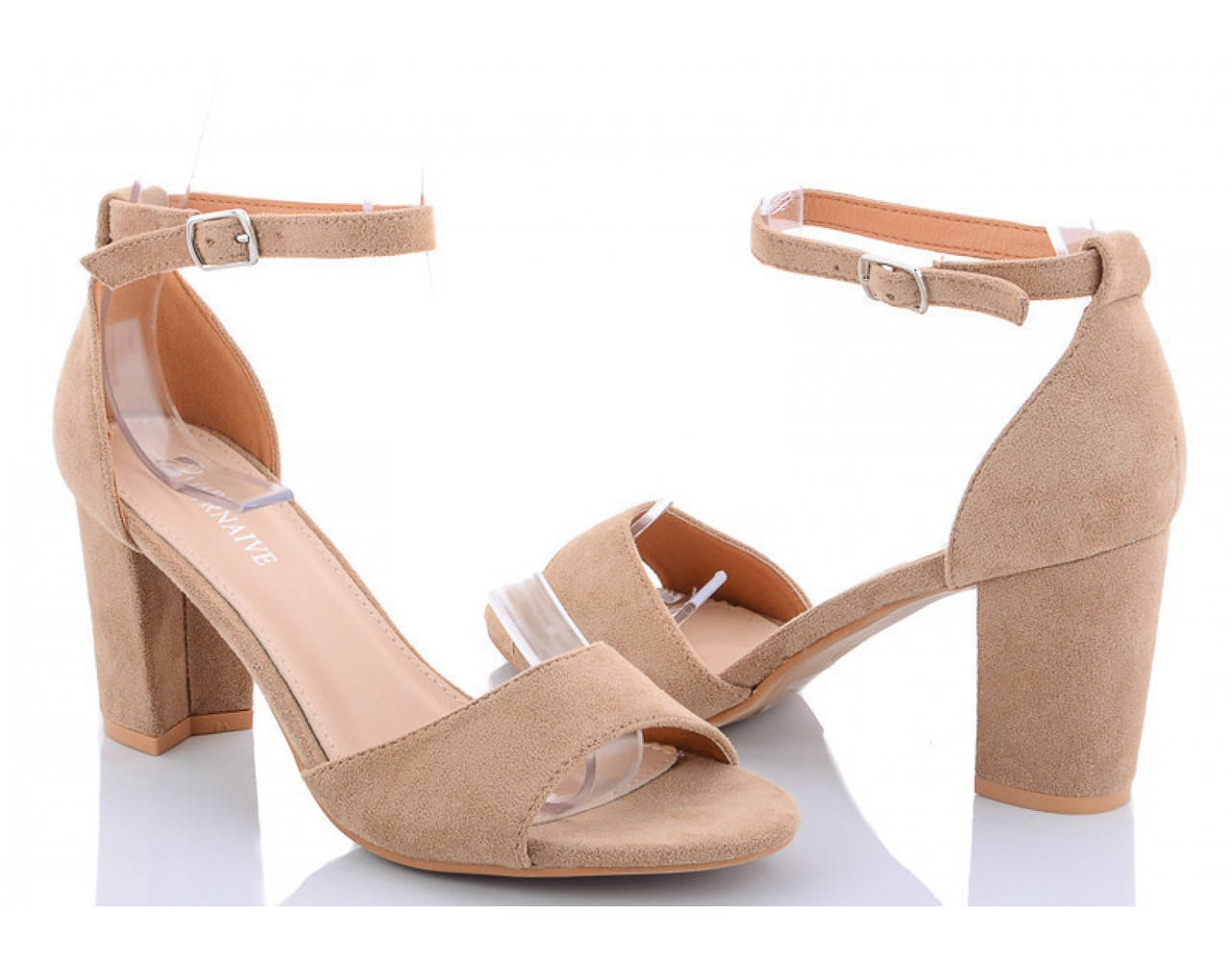 

Бежевые замшевые босоножки на устойчивом каблуке закрытая пятка размер 36 37 38 39 40 41