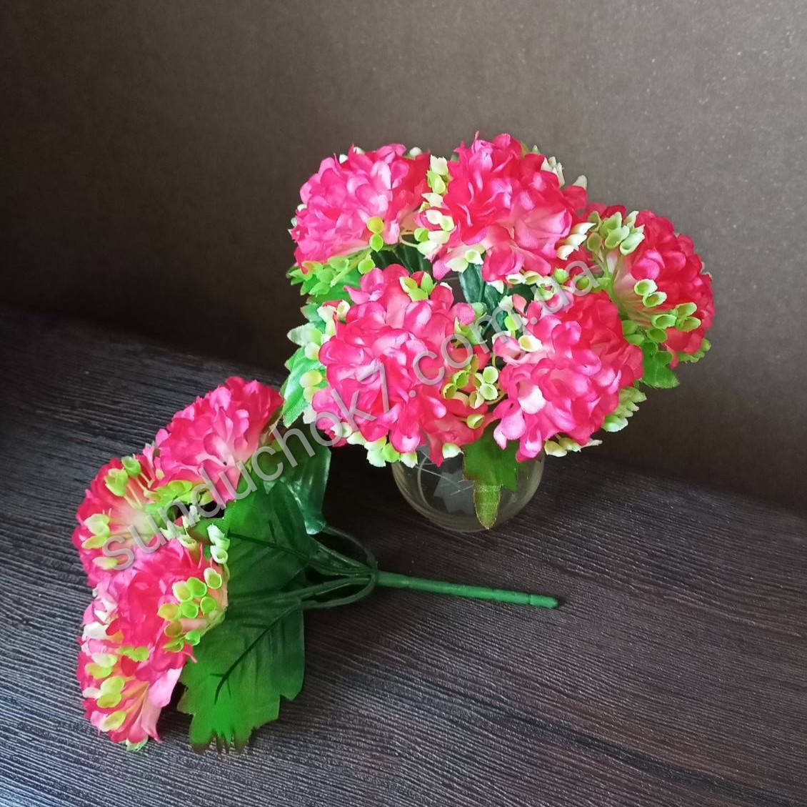 

Георгины, искусственный бордюрный букет цветов