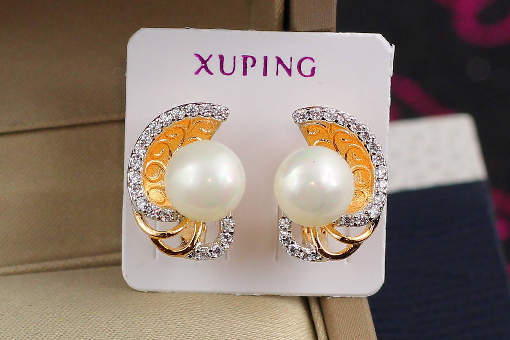 

Серьги Xuping Jewelry ракушки с жемчужиной 1.5 см золотистые