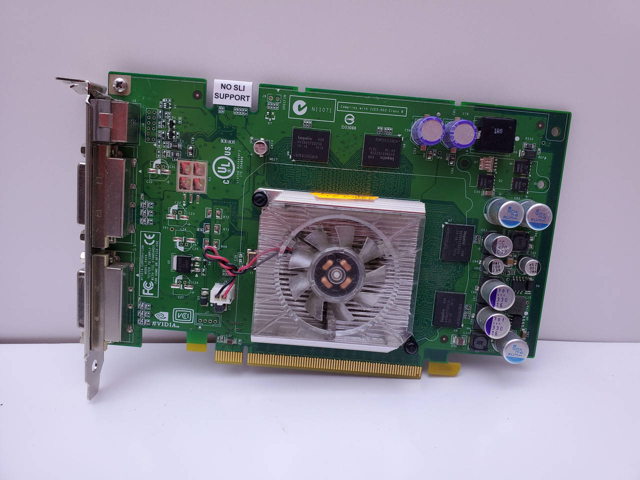 

Видеокарта NVIDIA QUADRO FX550 128mb PCI-E