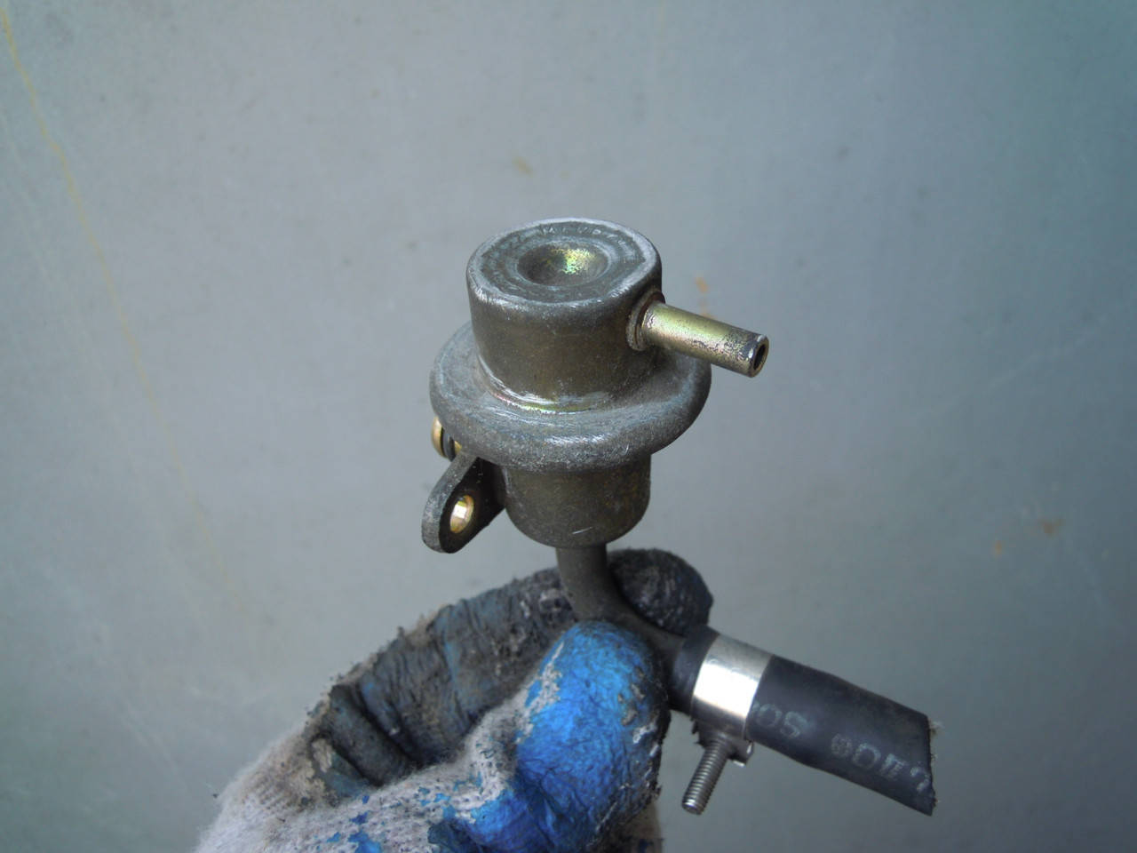 

Регулятор давления топлива на рампе Nissan Almera N15 Primera P10 P11 Sunny N14 1,4 1.6 GA14 GA16