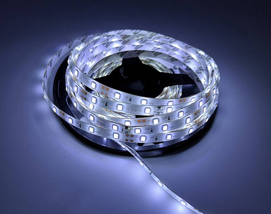 

Светодиодная лента белая SMD-2835 300 Led 5 метров 12 V