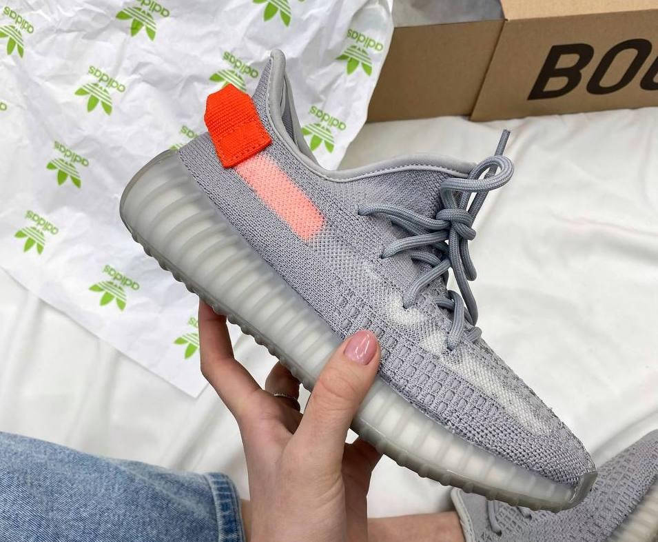 

Кроссовки женские Yeezy Boost 350 Tail Light Адидас изи 350 белые 38, Белый