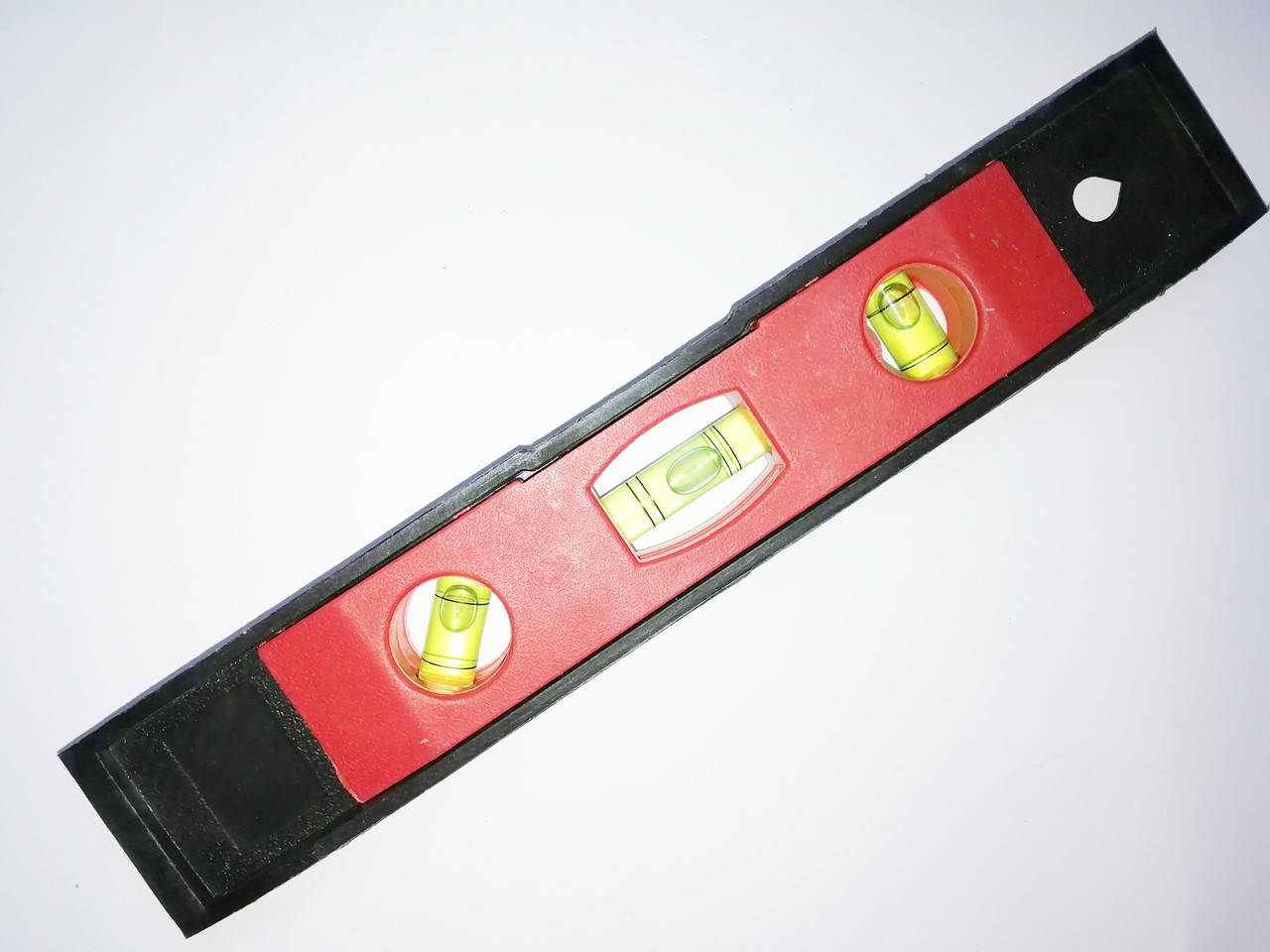 

Уровень 22,5 см с магнитной полоской, 3 глазка