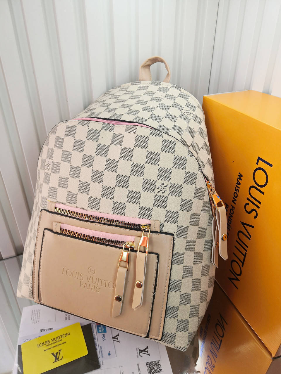 

Женский рюкзак Louis Vuitton/ LV беж, Черный