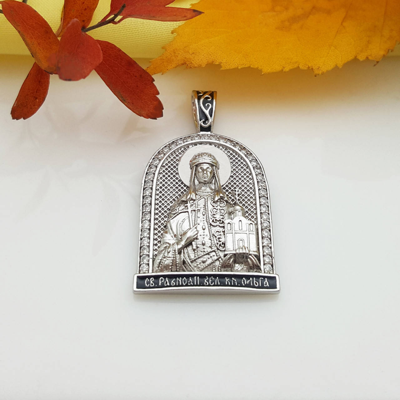 

Ладанка "Кн. Ольга" с черной эмалью, цирконий; Медсплав Xuping