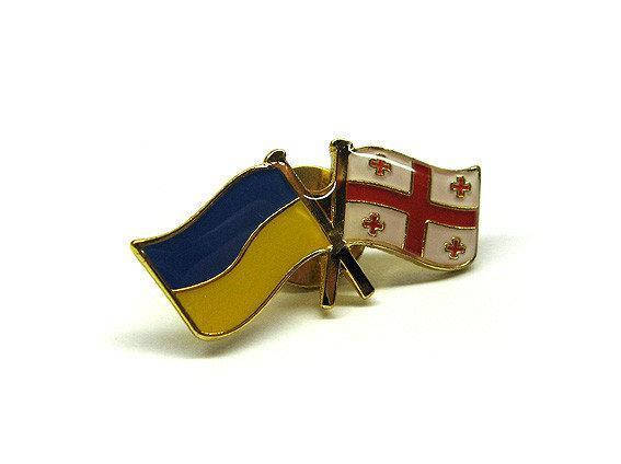 

Значок нагрудный металлический Украина-Грузия
