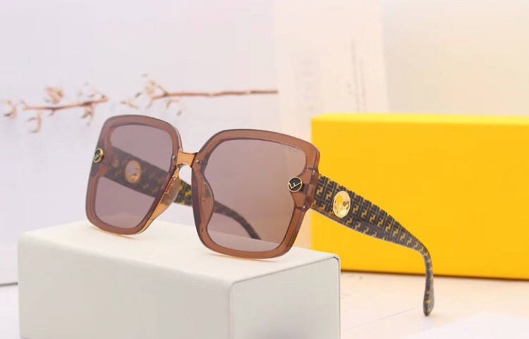 

Женские брендовые солнцезащитные очки Fendi (30078) brown, Коричневый