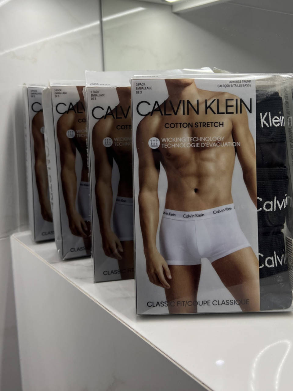 

Труси Calvin Klein M 3 пари оригінал оригинал кельвин кляйн кельвін кляйн