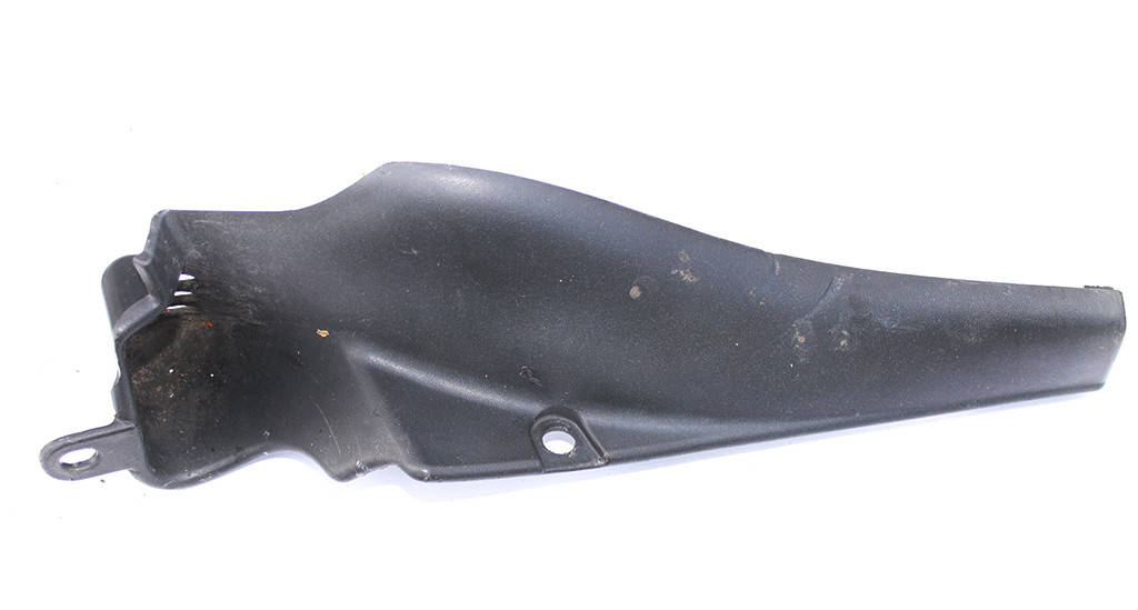 

Уголок планки под лобовое стекло левый OPEL VIVARO 2000-2014 7700312794