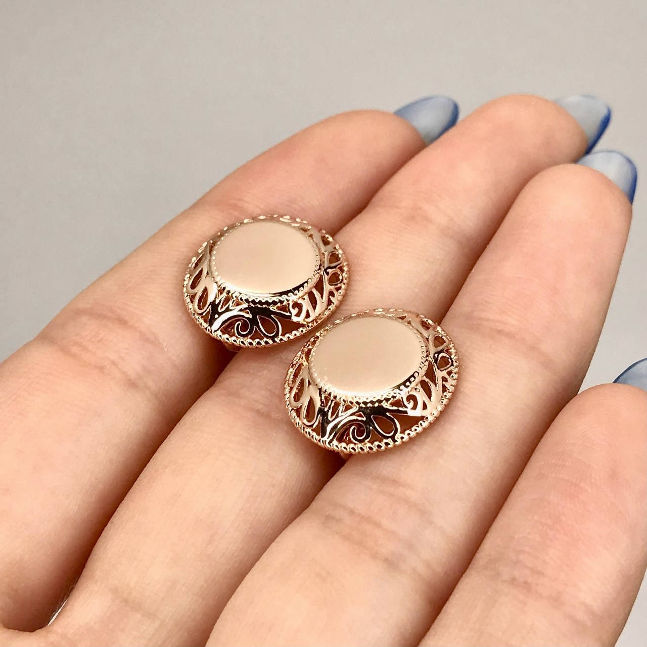 

Серьги резные круглые позолота 18к.