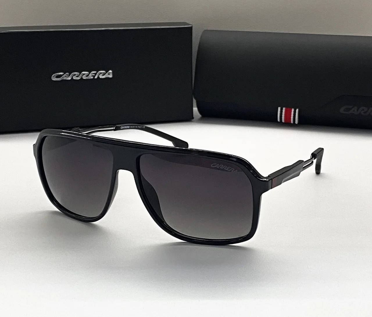

Мужские солнцезащитные очки с поляризацией Carrera (531), Черный