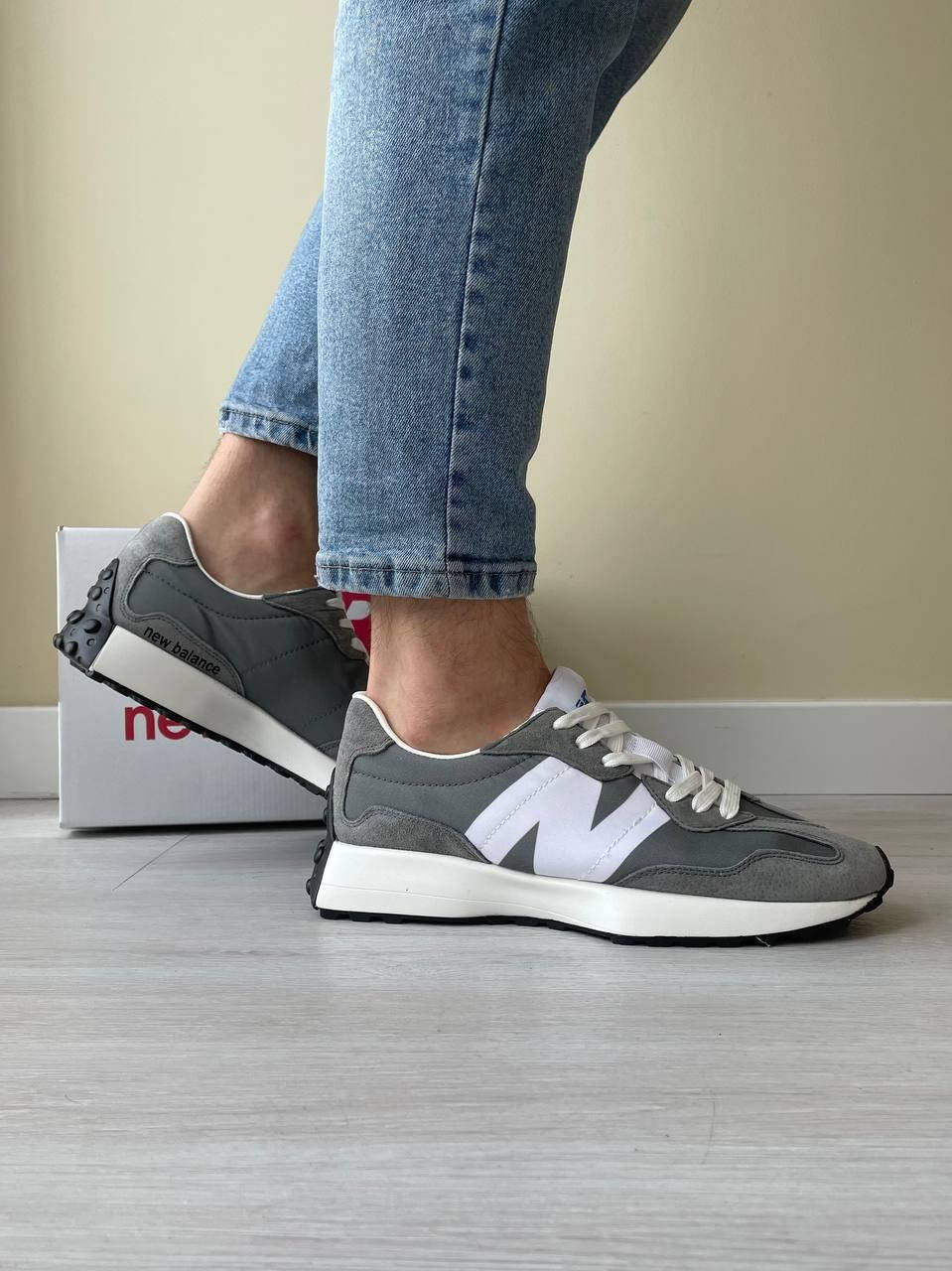 

Кроссовки мужские New Balance 327 43, Серый