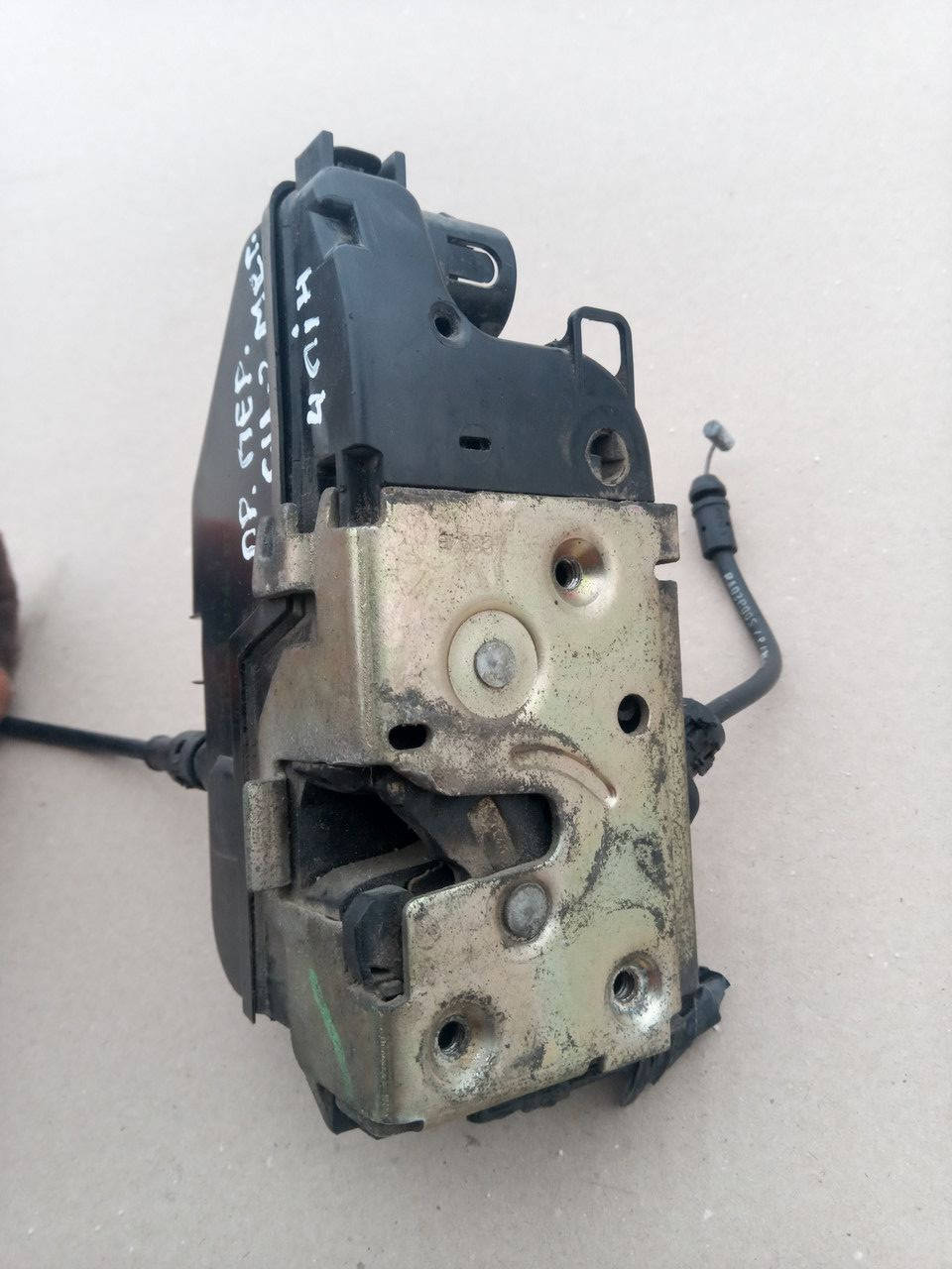 

Замок дверей правий перед Рено Сценік 2 Меган 2 4pin Renault Scenic 2 Megan 2