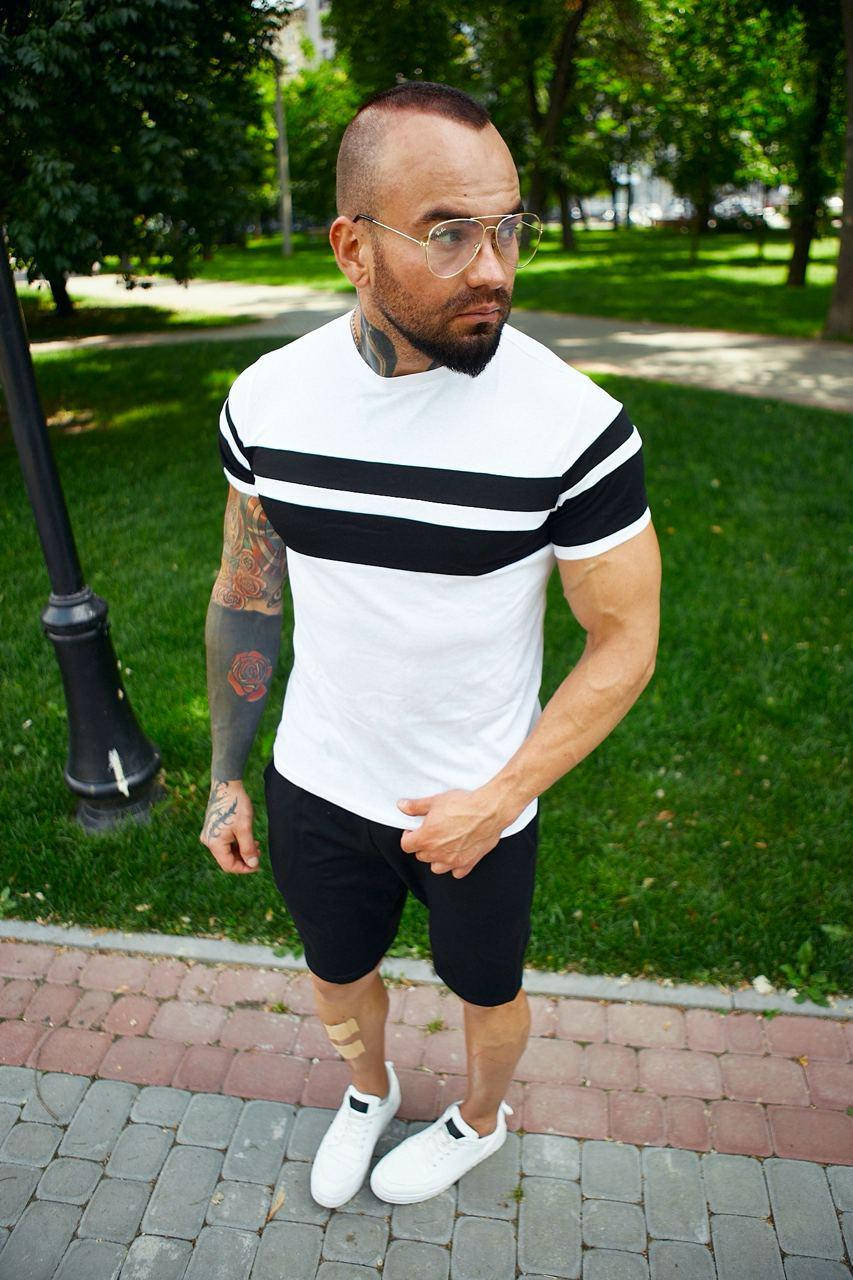 

Мужской летний комплект Футболка + шорты, Красный