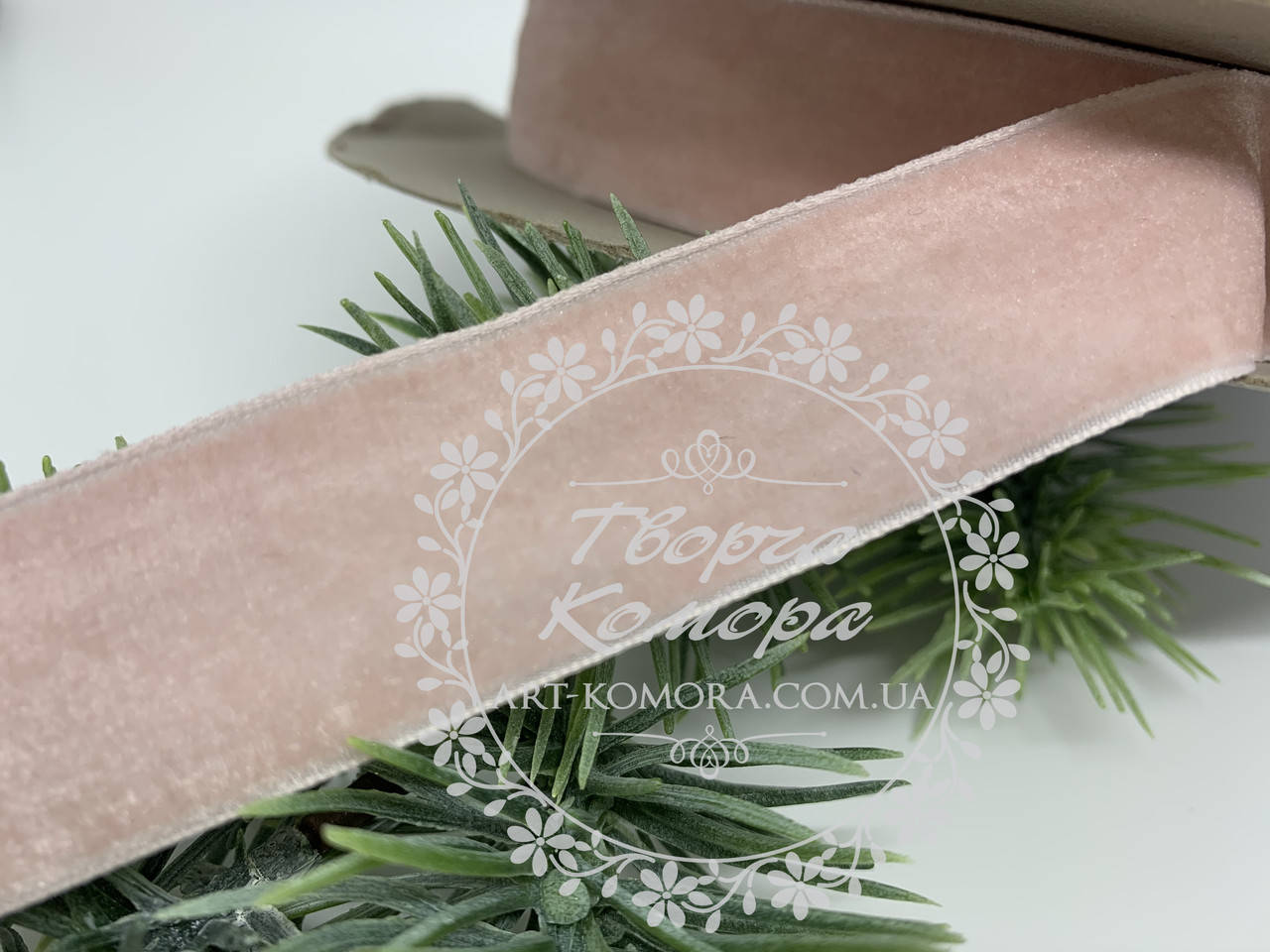 

Лента велюровая (бархатная) светло-персиковая, 2,5 см