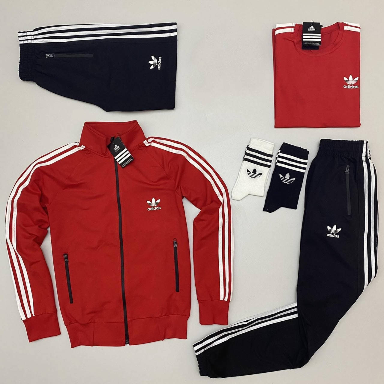 

Мужской спортивный костюм Adidas комплектом футболка+шорты+носки весна-лето 6в1 Турция красный. Живое фото