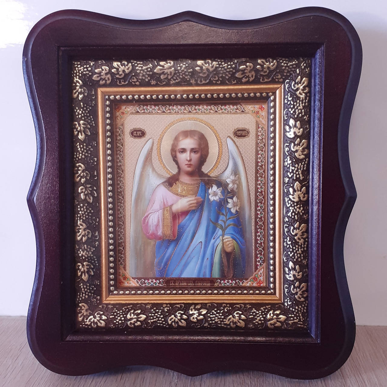 

Икона Архангел Гавриил, лик 10х12 см, в темном деревянном киоте