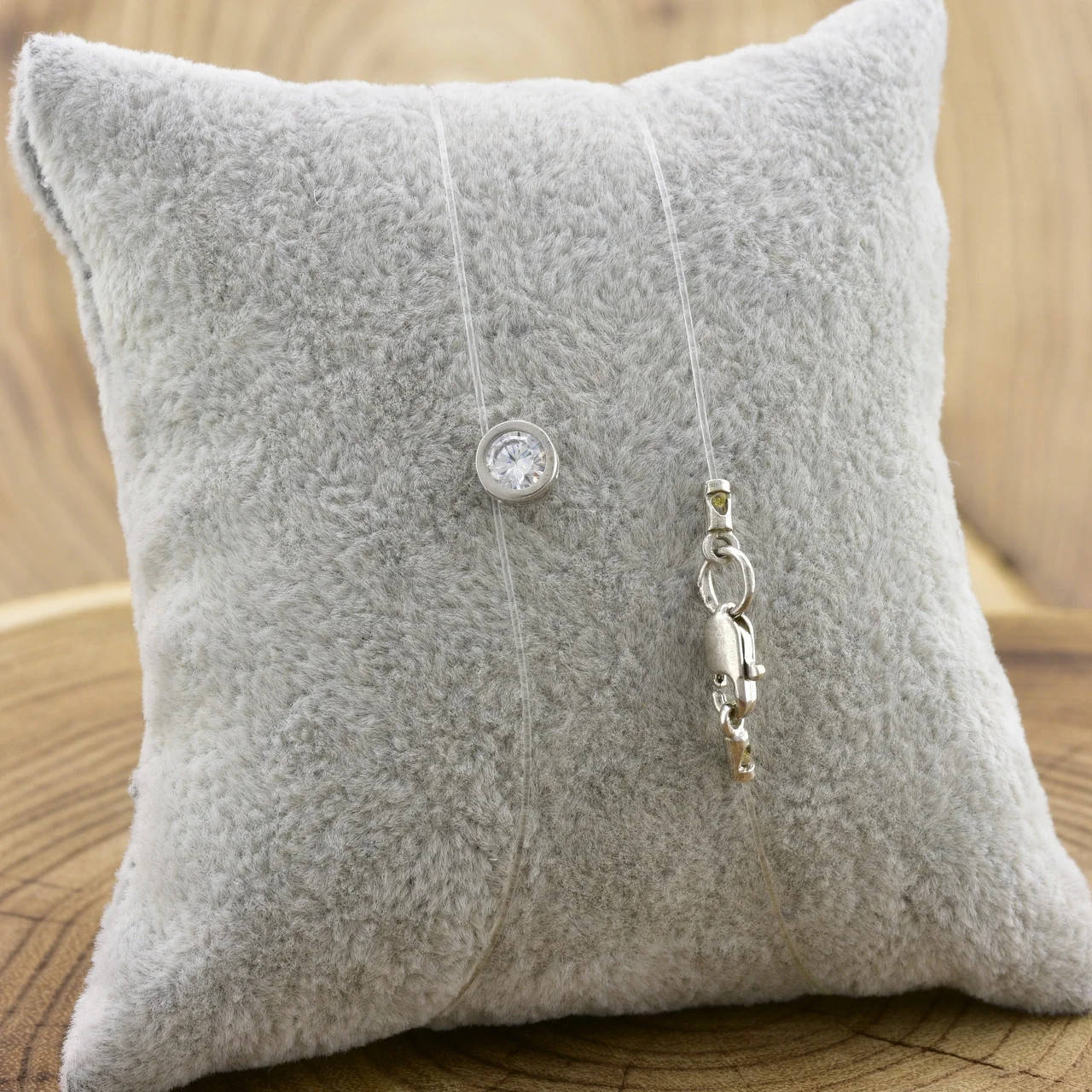 

Леска с кулоном кулон 6х6 мм вставка белый фианит вес серебра 1.2 г длина 40