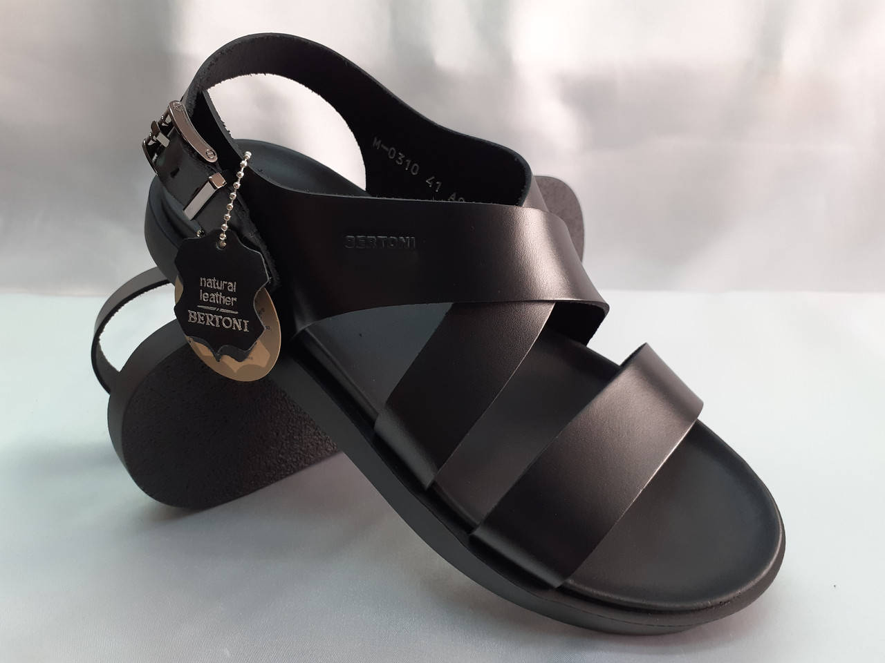 

Стильные классические кожаные комфортные сандалии Bertoni, Черный