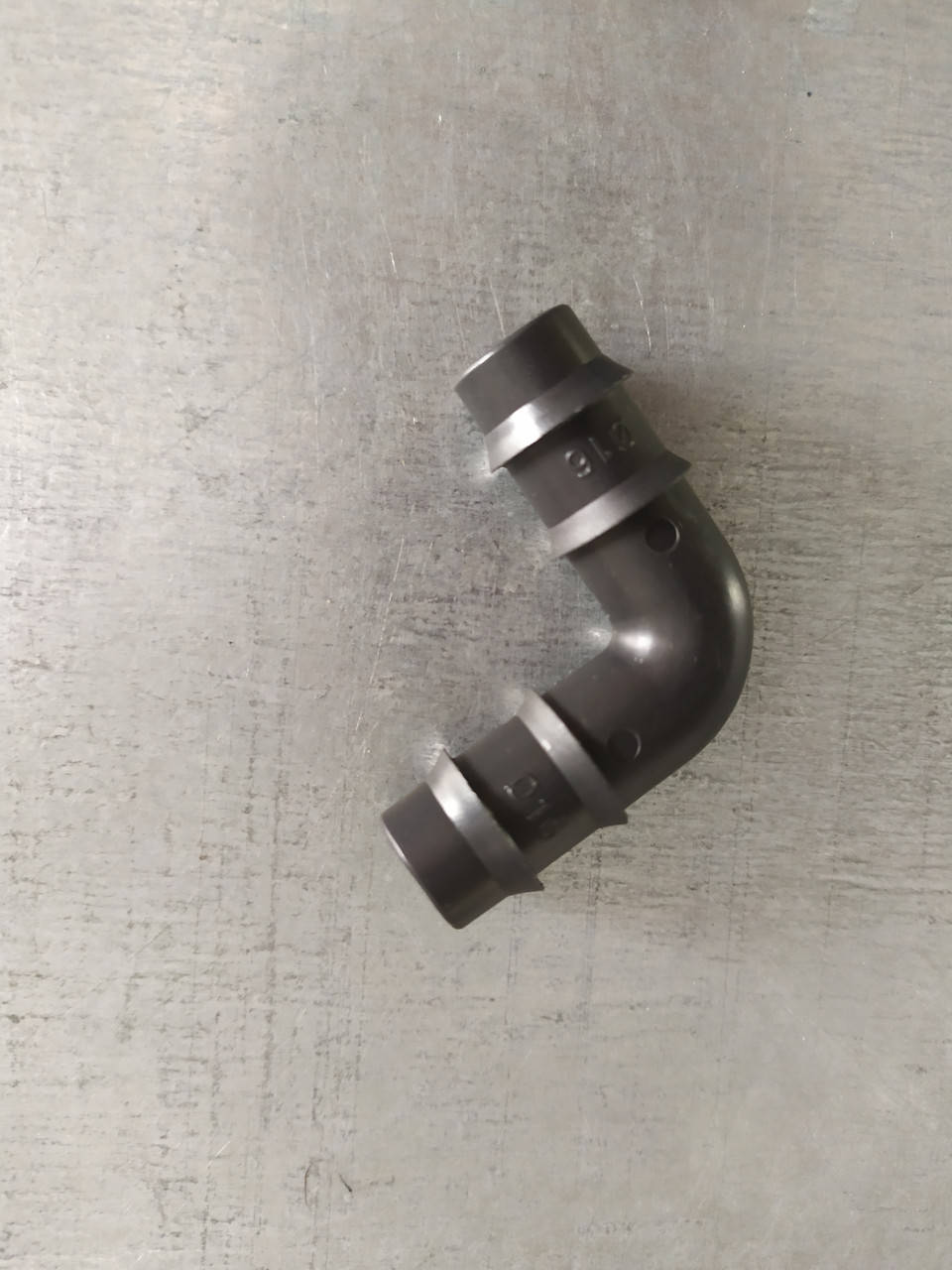 

Колено соединительное для трубки 16мм