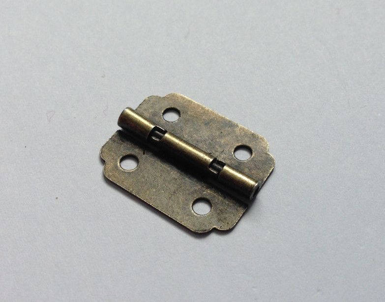 

Петля для шкатулок бронза 21х17 мм 90º наружная