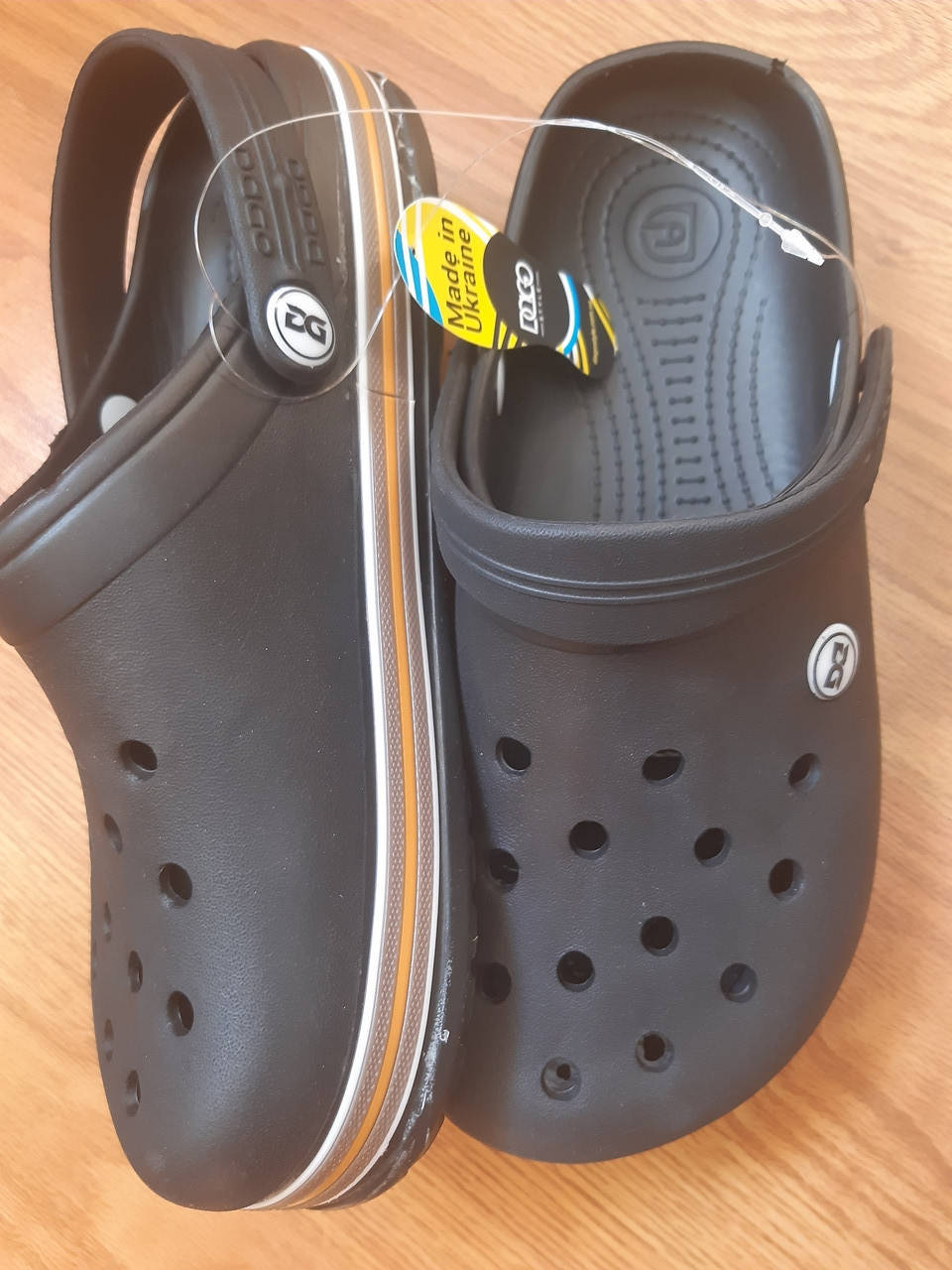

Кроксы женские/ подростковые чёрные, DAGO 36-40 размеры. 37