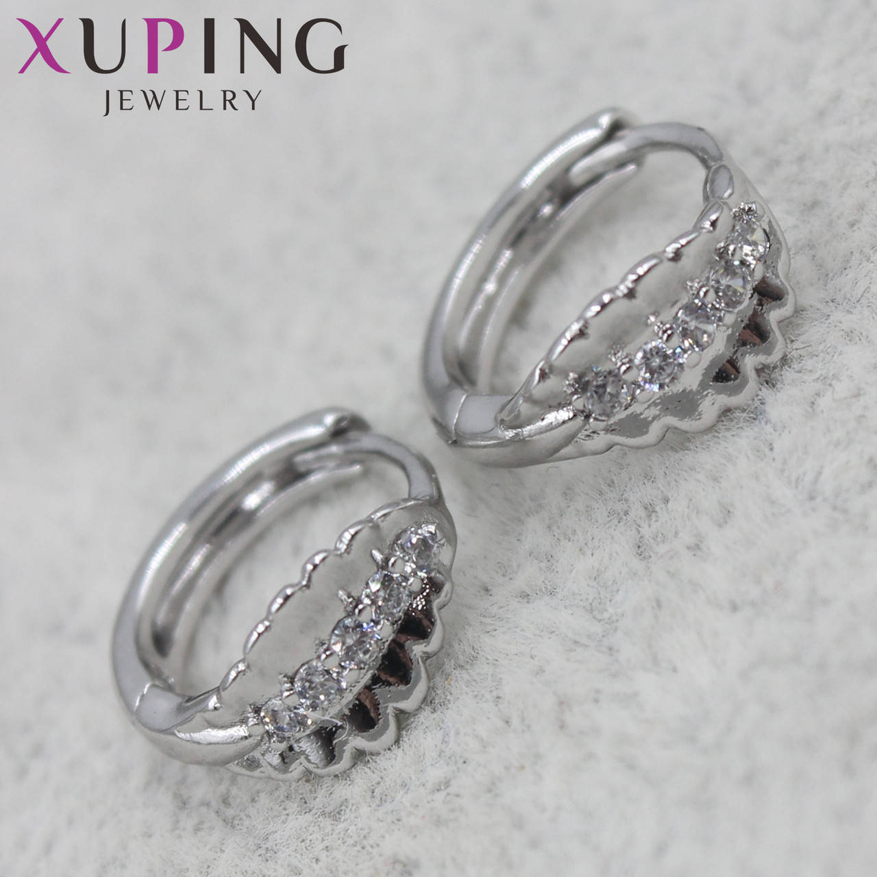 

Серьги женские серебристого цвета Xuping Jewelry медицинское золото кольцо конго со стразами 24K