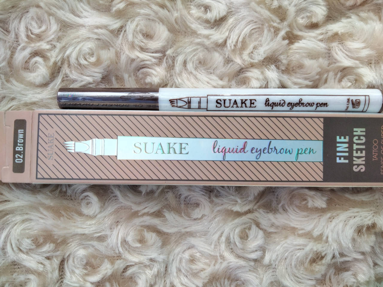 

Водостойкий карандаш для бровей suake liquid eyebrow pen тон 2 brown ( коричневый)